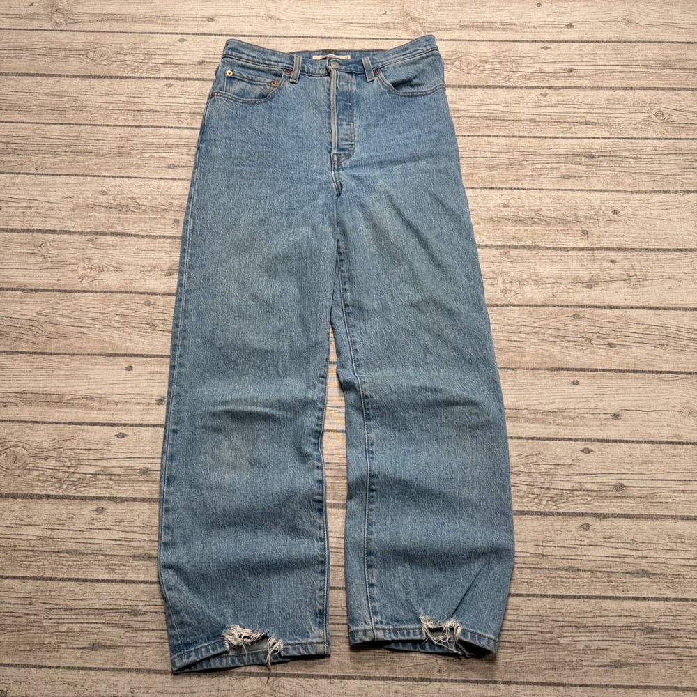 Levi's Premium Jeans Womens 28 Blue Light Wash Denim Button Fly Ribcage Straight